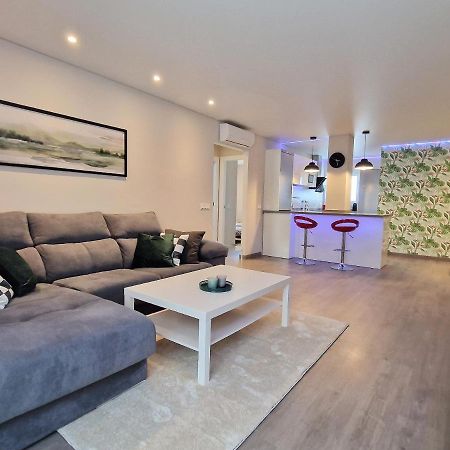 Emerald Apartment - Spacious Modern 2 Bedroom Benalmádena Kültér fotó