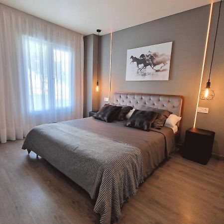 Emerald Apartment - Spacious Modern 2 Bedroom Benalmádena Kültér fotó