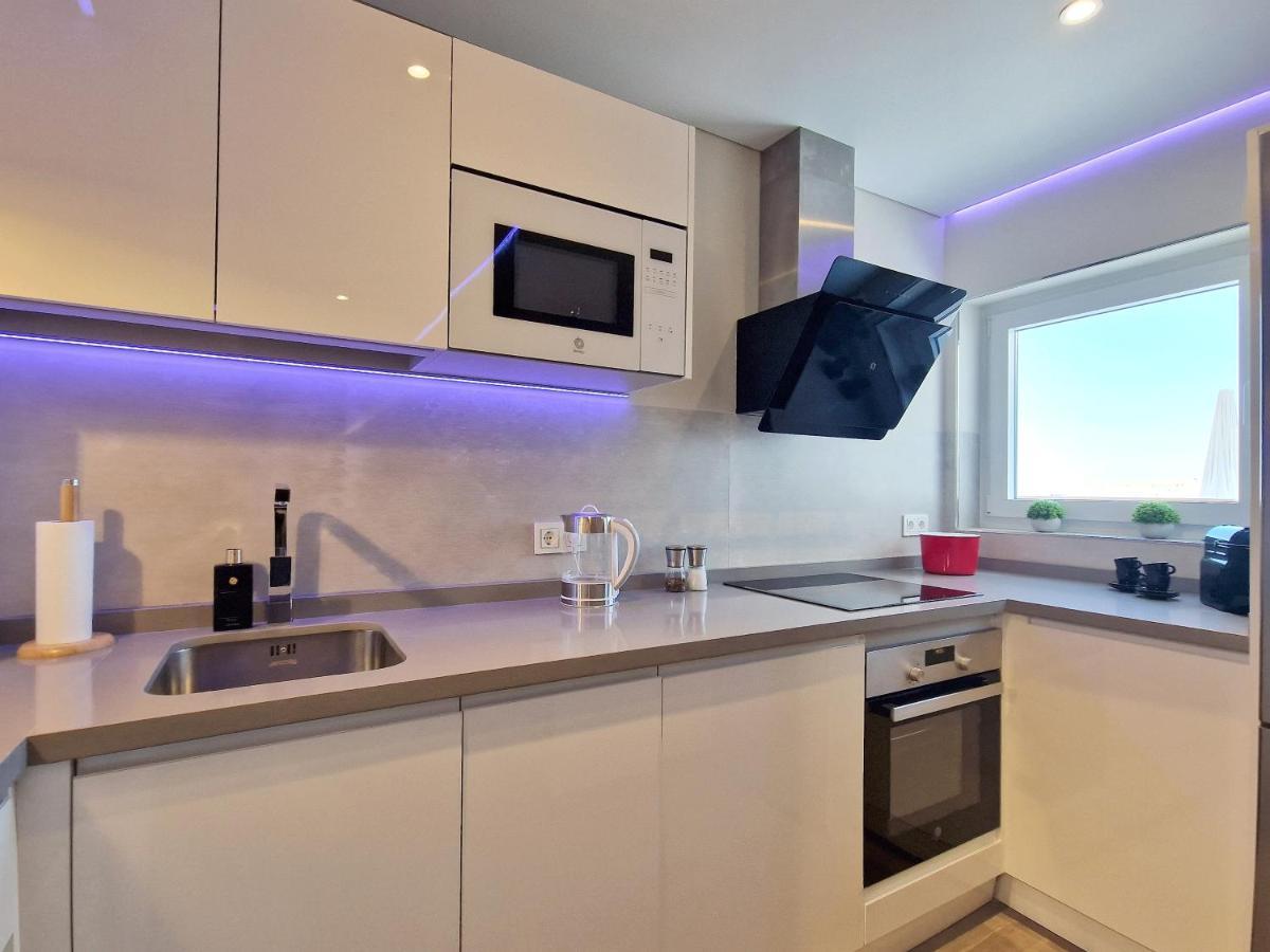 Emerald Apartment - Spacious Modern 2 Bedroom Benalmádena Kültér fotó