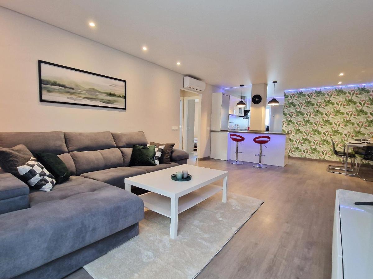 Emerald Apartment - Spacious Modern 2 Bedroom Benalmádena Kültér fotó